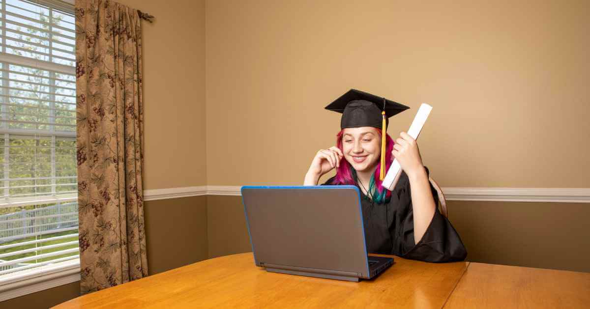 Benefits of Online BCom Degree