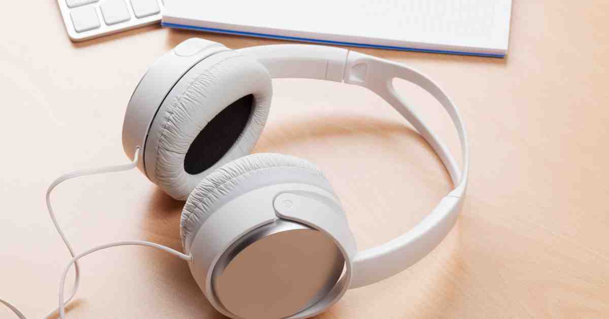 Open back headphones vs closed back headphones