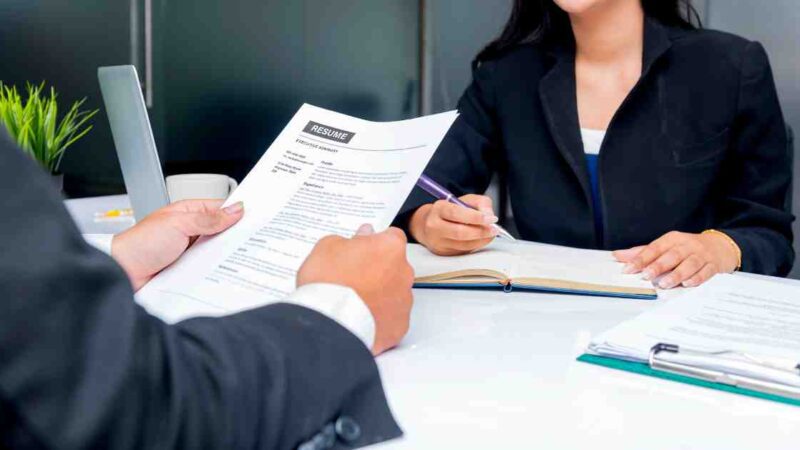 How Can HR Systems Make a Company’s Recruiting Process Run Smoothly?