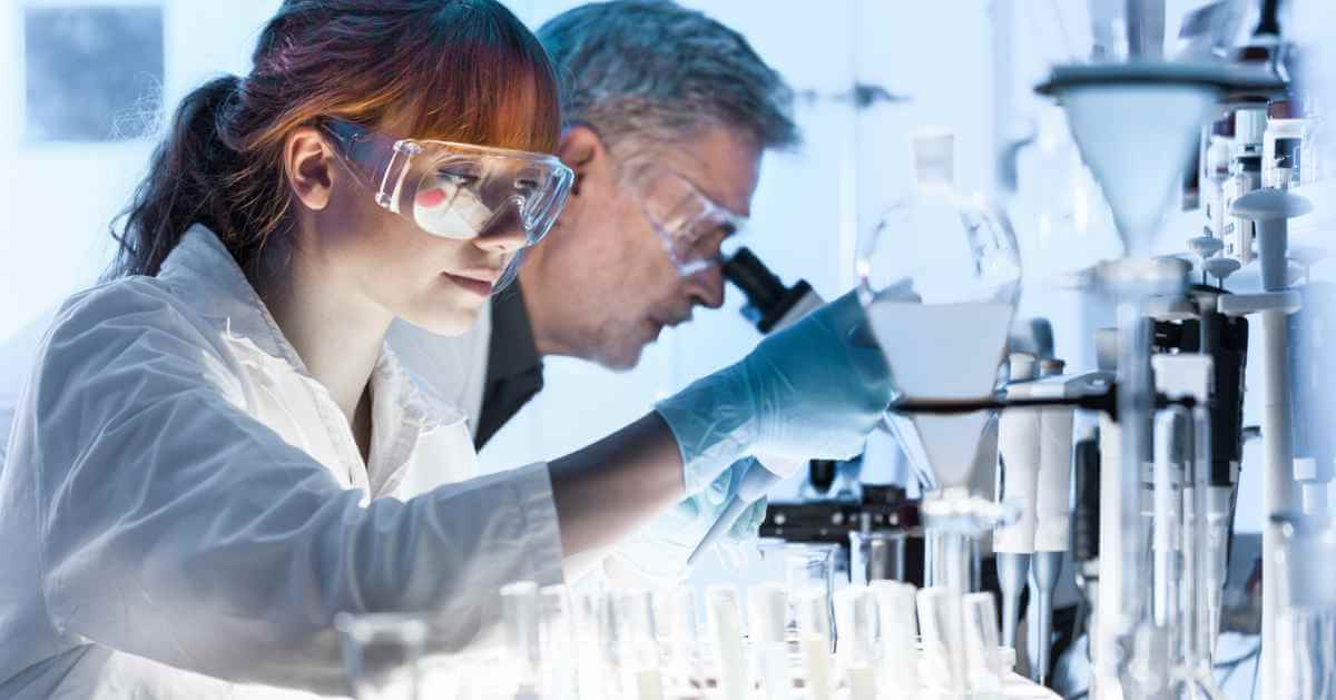 Wearable Tech in Healthcare: Pioneering a Health Revolution