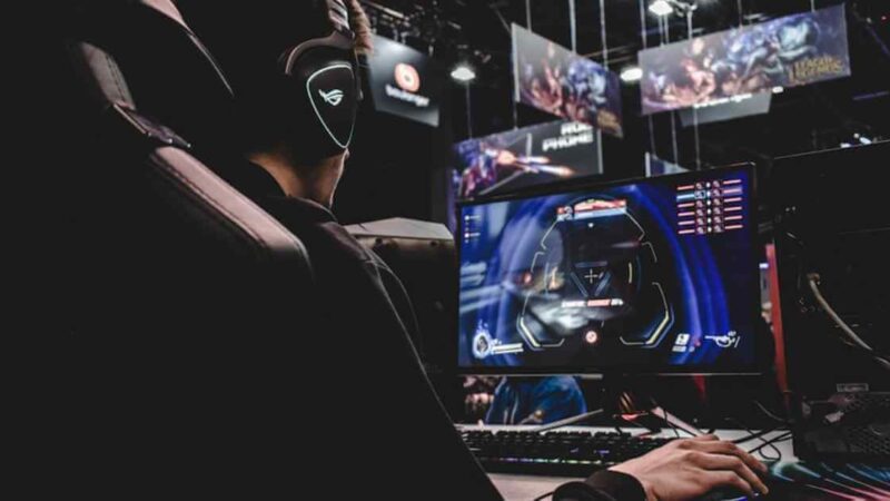 Why Do Players Love To Play Counter-Strike 2?
